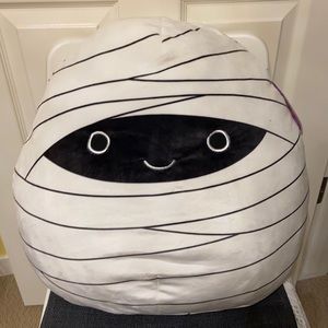 Milo the mummy squishmallow